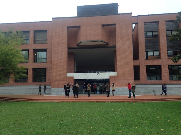 Facultad de Educación, Filosofía y Antropología Edificio Magisterio