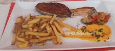 Steak du Restaurant de spécialités à base de poisson-pêcheur Le Poisson Rouge à Vieux-Boucau-les-Bains - n°4