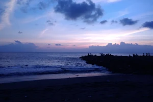 Pantai Loang Baloq image