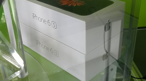 Computer Repair Service «Zombie Techs Computer Repair & Cell Phone Repair», reviews and photos, 831 E Algonquin Rd, Schaumburg, IL 60173, USA