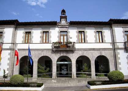 Ayuntamiento de Ramales de la Victoria P.º Barón de Adzaneta, 5, 39800 Ramales de la Victoria, Cantabria, España