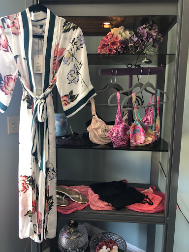 Thrift Store «Assistance League of Greater Placer - Thrift Shop», reviews and photos, 1263 Grass Valley Hwy, Auburn, CA 95603, USA