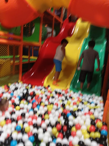 Shopping Mall «Walnut Hill Shopping Center», reviews and photos, 1500 Diamond Hill Road, Woonsocket, RI 02895, USA