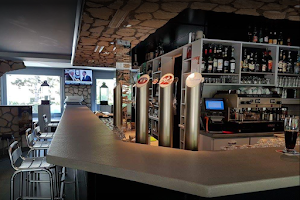 La Hutte Bar-Restaurant image