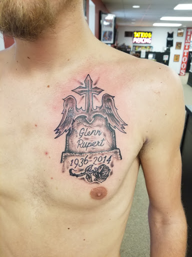 Tattoo Shop «Patriotic Pain Tattoo & Body Piercing», reviews and photos, 5658 William Penn Hwy, Murrysville, PA 15668, USA