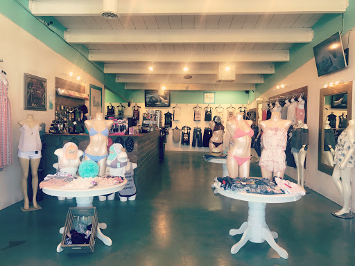 Blush Boutique & Beauty Bar, 233 W Main Ave b, Morgan Hill, CA 95037, USA, 