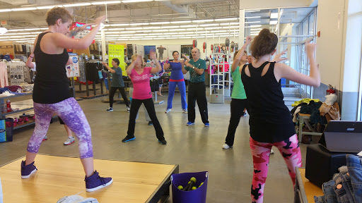 Clothing Store «Old Navy», reviews and photos, 253 Hartford Ave, Bellingham, MA 02019, USA