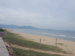 Quang Tho Beach'in fotoğrafı - rahatlamayı sevenler arasında popüler bir yer