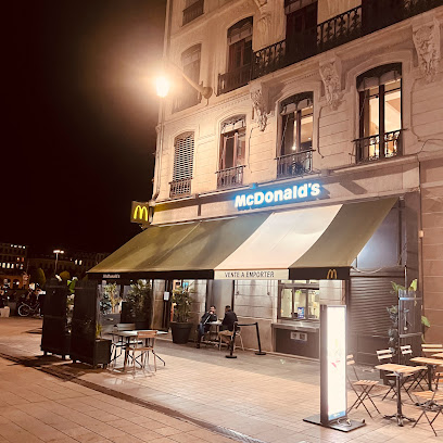 McDonald,s - 68 Rue de la République, 69002 Lyon, France