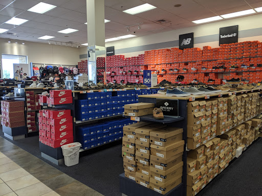Shoe Store «Rack Room Shoes», reviews and photos, 18700 Limestone Commercial Dr, Pflugerville, TX 78660, USA