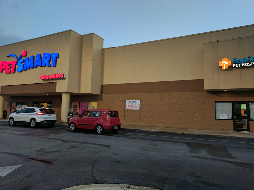 Pet Supply Store «PetSmart», reviews and photos, 2130 Gunbarrel Rd, Chattanooga, TN 37421, USA