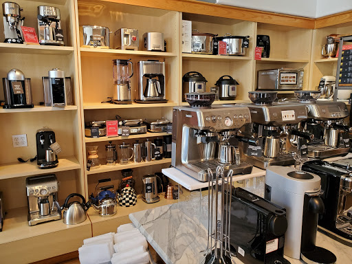 Kitchen Supply Store «Williams-Sonoma», reviews and photos, 13499 S Cleveland Ave #157, Fort Myers, FL 33907, USA