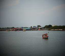 Laem Charoen Beach photo