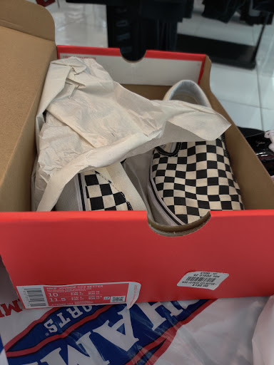 Shoe Store «Shoe Palace», reviews and photos, 2134 Montebello Town Center #2040, Montebello, CA 90640, USA