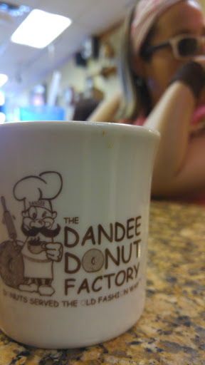 Donut Shop «Dandee Donuts Factory», reviews and photos, 102 N 28th Ave, Hollywood, FL 33020, USA