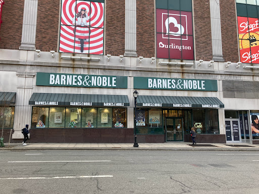 Book Store «Barnes & Noble», reviews and photos, 230 Main St, White Plains, NY 10601, USA