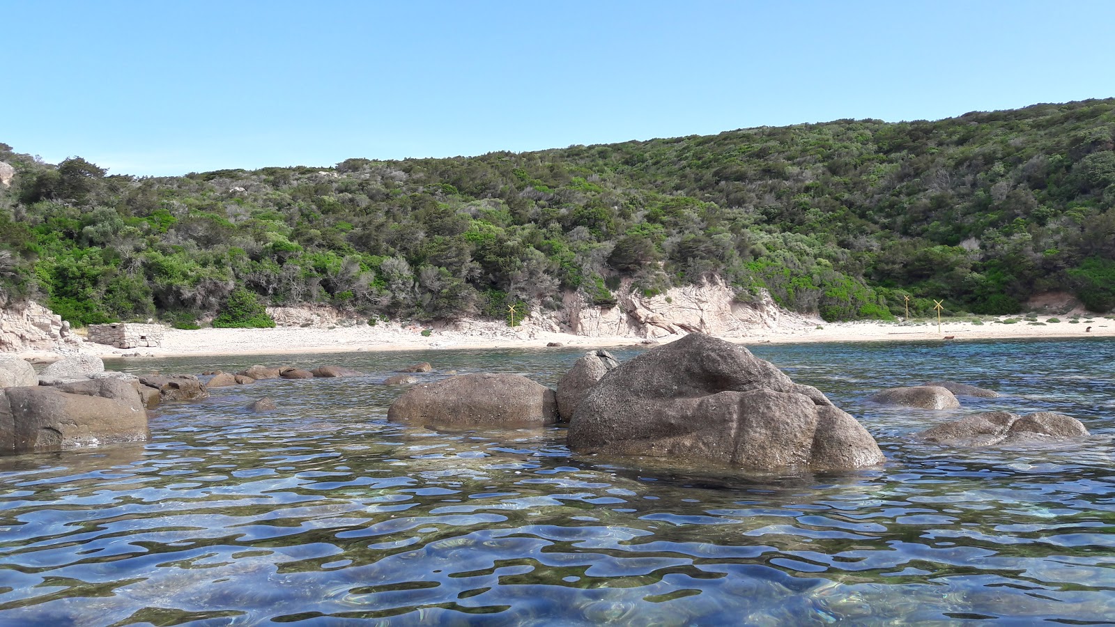 Photo de Plage de Cala Sciumara avec un niveau de propreté de très propre