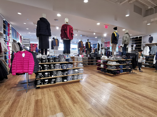 UNIQLO Bay Street image