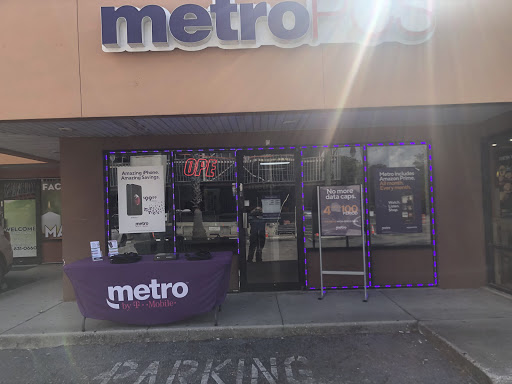 Cell Phone Store «MetroPCS Authorized Dealer», reviews and photos, 4644 W Gandy Blvd, Tampa, FL 33611, USA