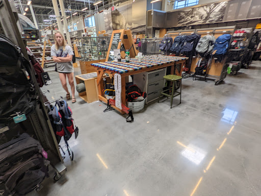 Camping Store «REI», reviews and photos, 6281 W 135th St, Overland Park, KS 66223, USA