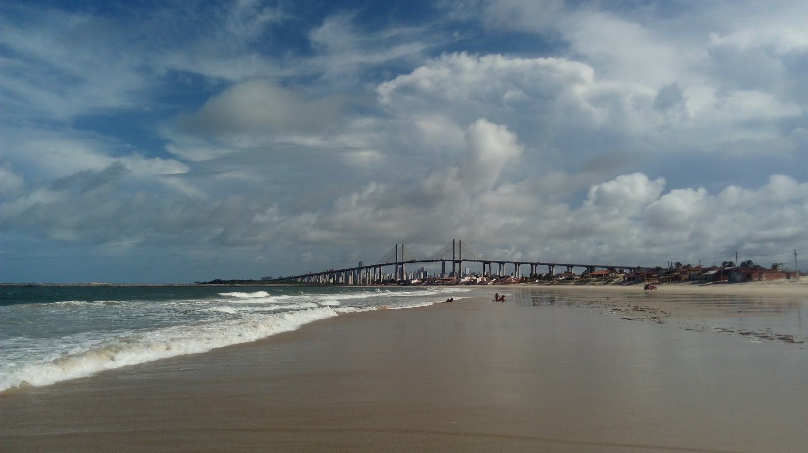 Foto van Praia da Redinha met recht en lang