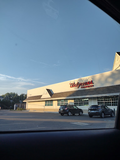 Drug Store «Walgreens», reviews and photos, 49 S Main St, Newtown, CT 06470, USA