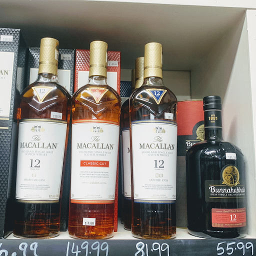 Liquor Store «Carhart Wines & Liquors», reviews and photos, 343 Mamaroneck Ave, White Plains, NY 10605, USA