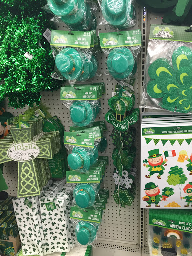 Dollar Store «Dollar Tree», reviews and photos, 1755 Mt Hood Ave #110, Woodburn, OR 97071, USA