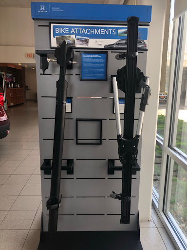 Honda Dealer «Honda BMW of Champaign», reviews and photos, 100 Burwash Ave, Savoy, IL 61874, USA