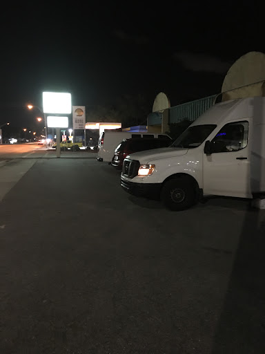 Dry Cleaner «Courtesy Cleaners & Laundry», reviews and photos, 3509 Manatee Ave W, Bradenton, FL 34205, USA