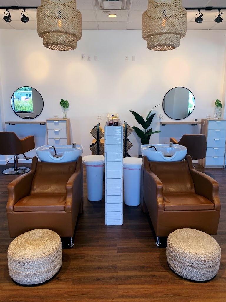 Emerie Grace Salon 76060