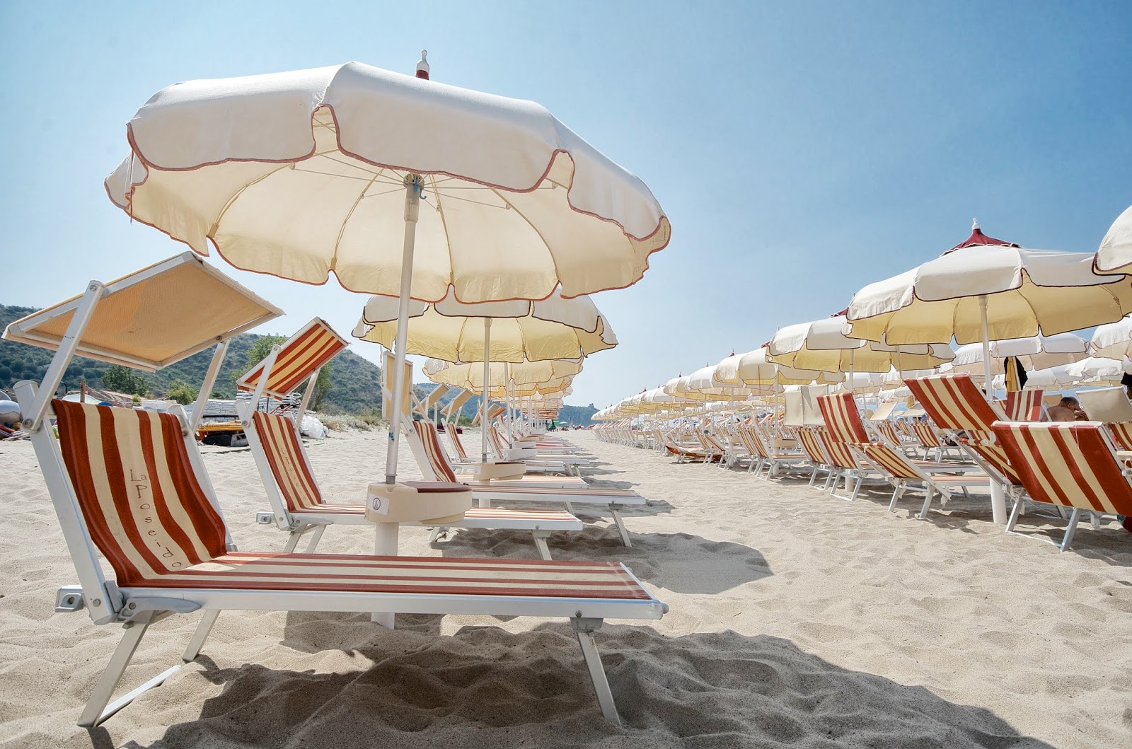 Fotografija Marina di Ascea beach podprto z obalami