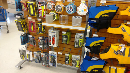 Marine Supply Store «West Marine», reviews and photos, 30060 S River Rd, Harrison Charter Township, MI 48045, USA