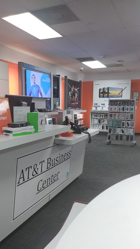 Cell Phone Store «AT&T», reviews and photos, 1332 N John Young Pkwy, Kissimmee, FL 34741, USA