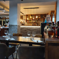 Atmosphère du Restaurant Le Boeuf sur le Quai d'Agrippa à Fréjus - n°19