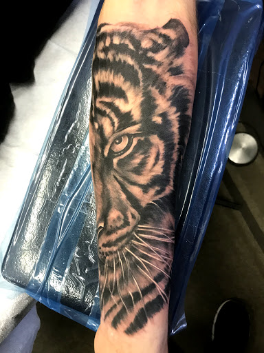 Explore beauty tattoo ideas, creative tattoo ideas in New Kensington, available at BLUE HERMIT TATTOO