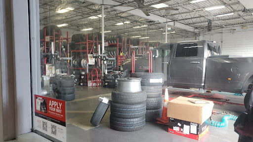 Tire Shop «Discount Tire Store - Ocala, FL», reviews and photos, 2701 SW College Rd #800, Ocala, FL 34474, USA