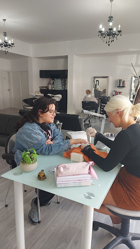 Diamante Cabeleireiro E Estética Horário de abertura