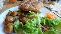 Hamburger végétarien du Restaurant végétalien La Clairière à Lille - n°5