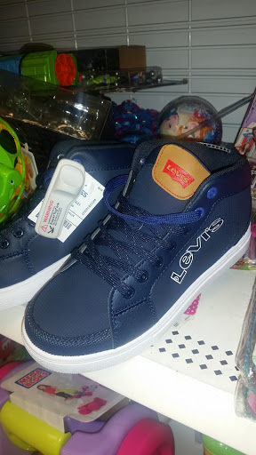 Clothing Store «Ross Dress for Less», reviews and photos, 3425 E Foothill Blvd, Pasadena, CA 91107, USA