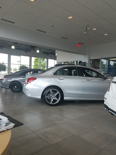 Mercedes Benz Dealer «Mercedes-Benz of Westmont», reviews and photos, 200 E Ogden Ave, Westmont, IL 60559, USA