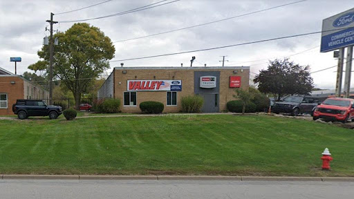 Valley Ford Truck, 5715 Canal Rd, Cleveland, OH 44125, USA, 