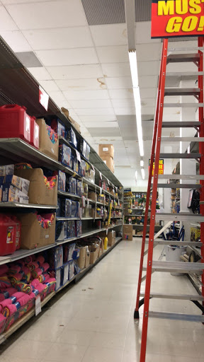 Discount Store «National Wholesale Liquidators», reviews and photos, 7101 Kissena Blvd, Flushing, NY 11367, USA