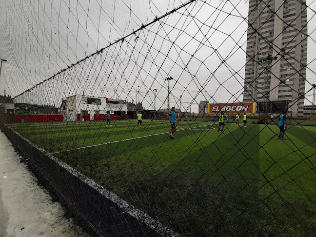 Opiniones de Cancha de Fulbito El Fanático Fútbol Club en Lima - Campo de fútbol