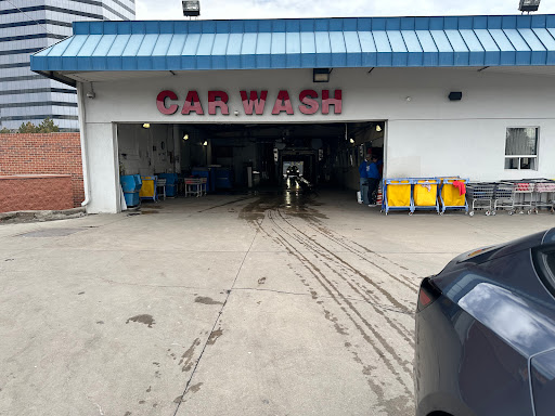 Finish Line Car Wash & Detail Center en Denver