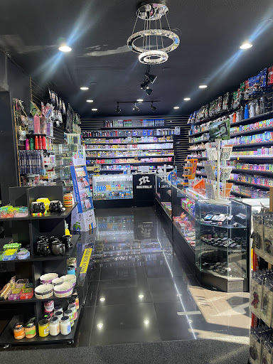 Tobacco Shop «Rock N Roll It Smoke Shop», reviews and photos, 301 S Orlando Ave, Winter Park, FL 32789, USA