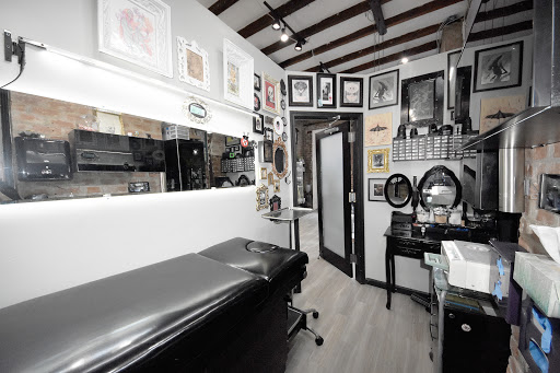 Explore ring tattoo ideas for couples, creative tattoo ideas in New Orleans, available at Diamond Eyez Nola