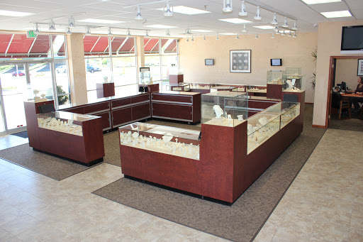 Jewelry Store «Revell Jewelers», reviews and photos, 904 Middle Rd, Bettendorf, IA 52722, USA