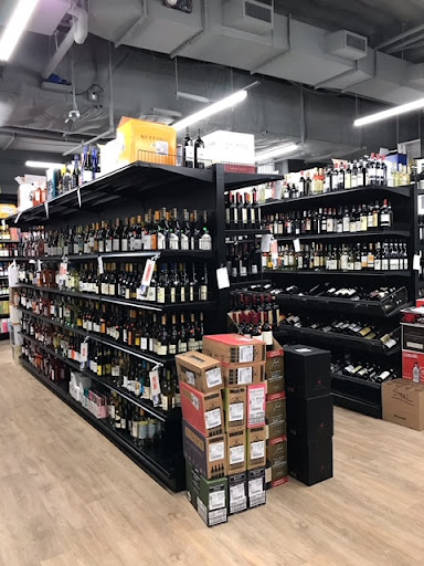 Liquor Store «Sav-Mor Spirits», reviews and photos, 15 McGrath Hwy, Somerville, MA 02143, USA