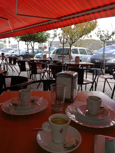 Shalom Shalom Pastry Shop no Santo António dos Cavaleiros, Lisboa